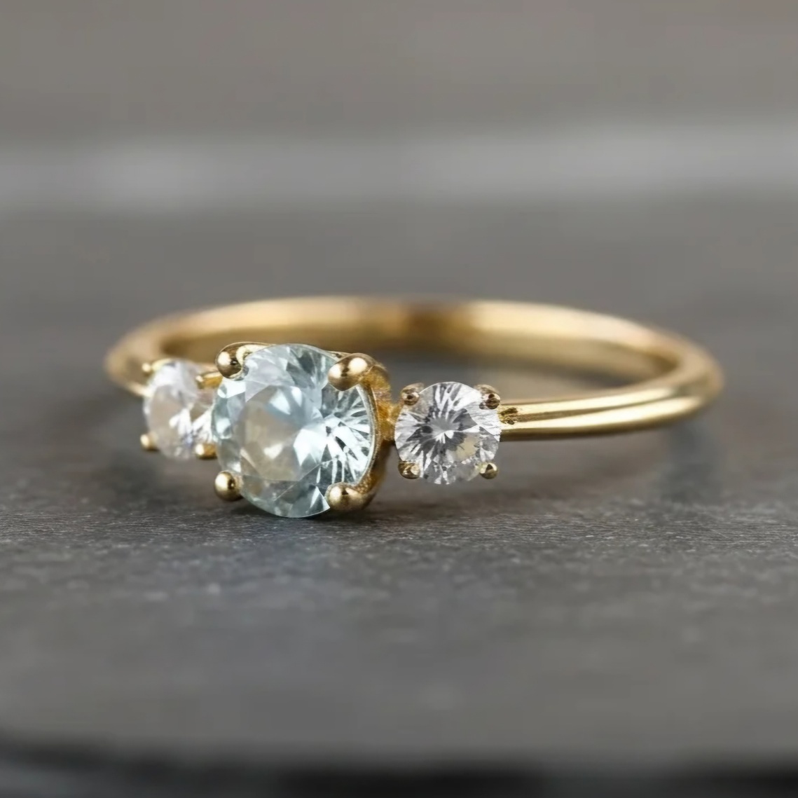 akvamarín zlatý prsteň