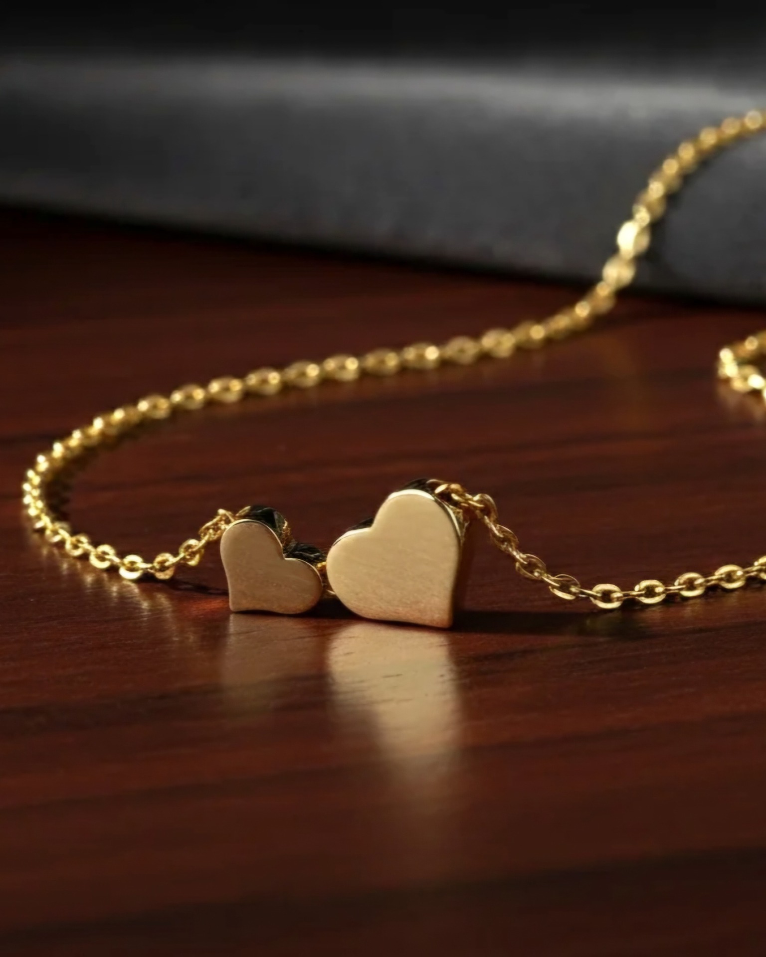 zlatá retiazka s dvomi srdiečkami